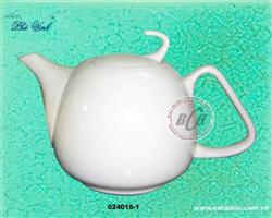 white tea pot